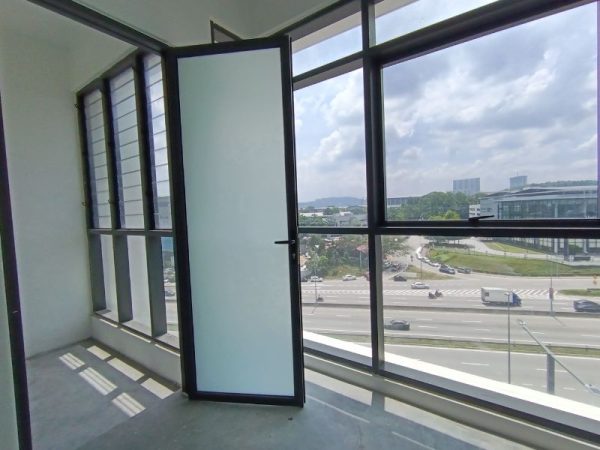 Akasa-Business-Park-Office-for-Rent-in-Cheras-South-600x450-1