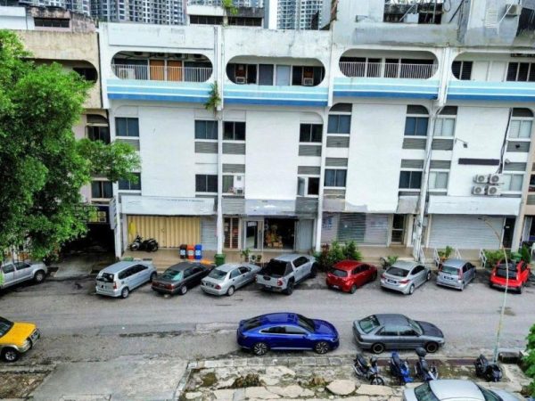 Kuchai-Lama-4-Storey-Shoplot-Office-6248-sqft-for-Rent-600x450-1