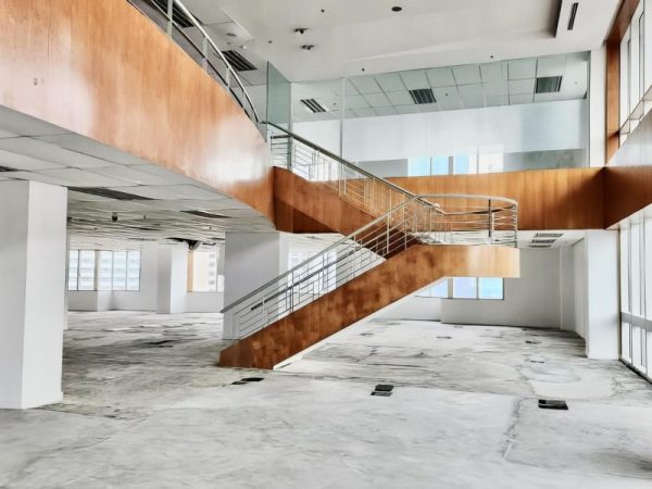 Menara-Etiqa-Twins-KLCC-14387-sqft-Office-for-Rent-600x450-1